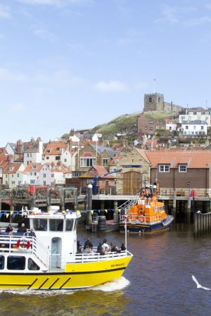 whitby harbour 112 sm.jpg